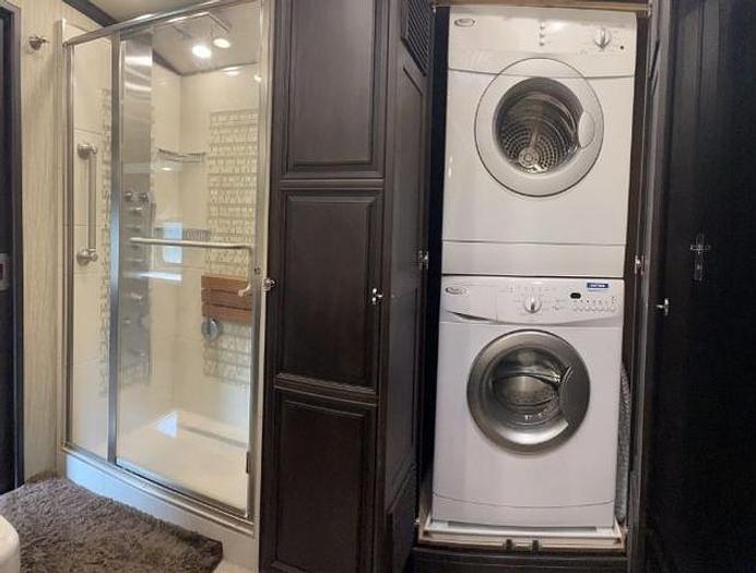 Used 2017 Newmar Essex 4553