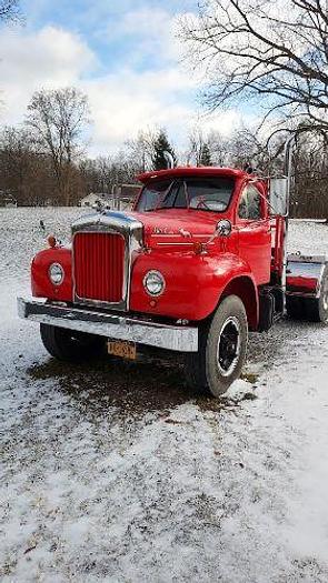 Used 1964 Mack B61 T