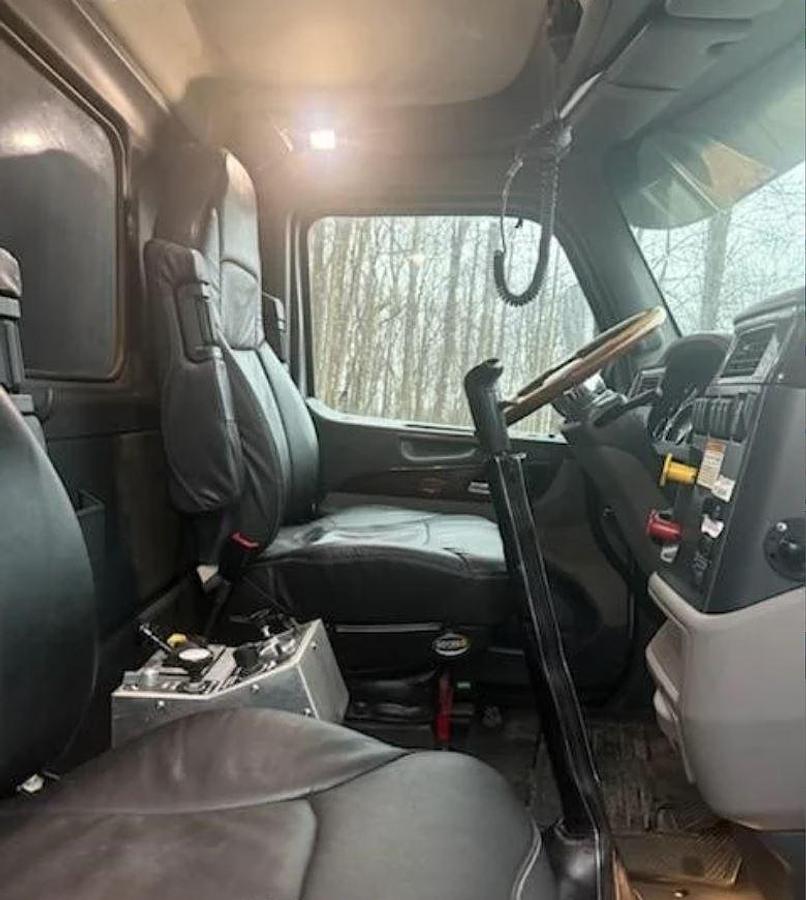 Used 2015 Peterbilt 579 Dump Truck