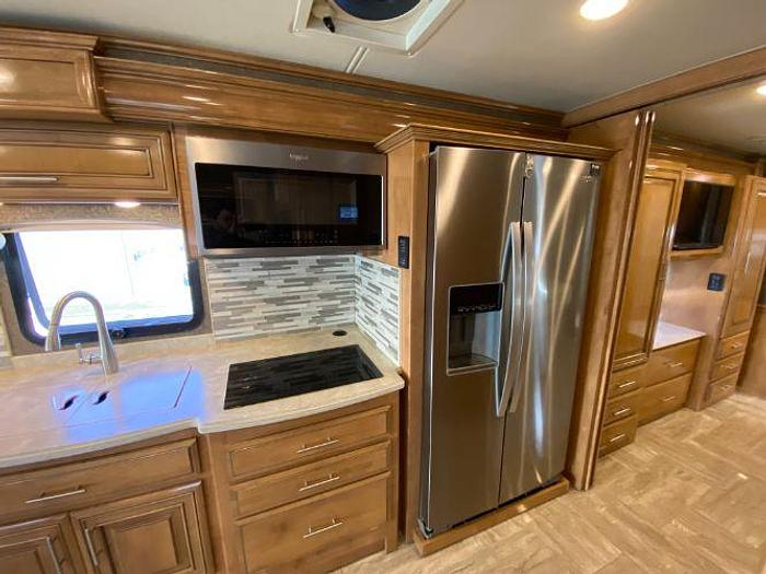 Used 2019 Thor Venetian J40