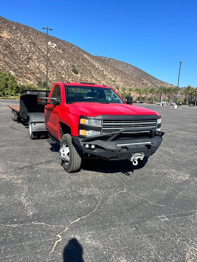 Used 2015 Chevrolet Silverado 3500 with Fifth Wheel Attachment