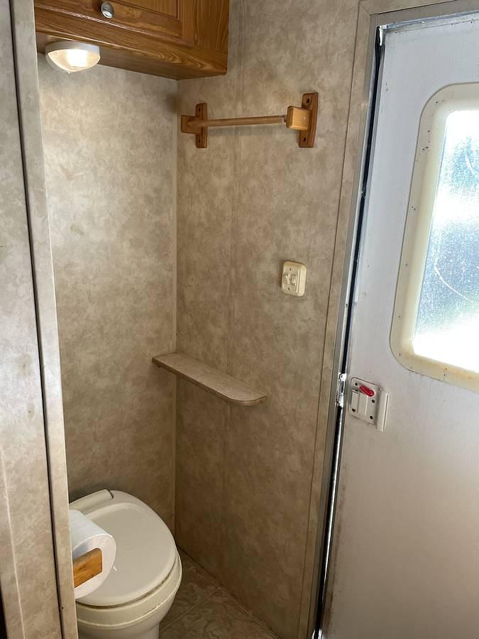 Used 2008 Thor Freedom Spirit 37Q Travel Trailer