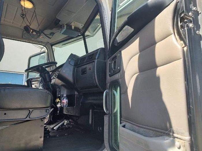 Used 2005 Peterbilt 357 Dump Truck