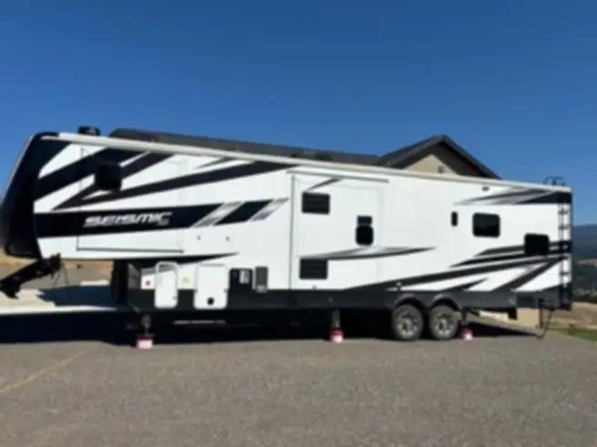 Used 2023 Jayco Seismic 403 Fifth Wheel Toy Hauler