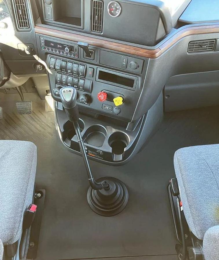 Used 2025 INTERNATIONAL LT Conventional Sleeper Semi