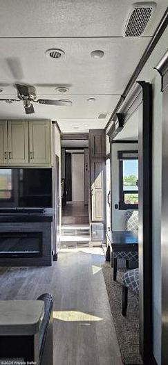 Used 2021 Crossroads Redwood 4001LK