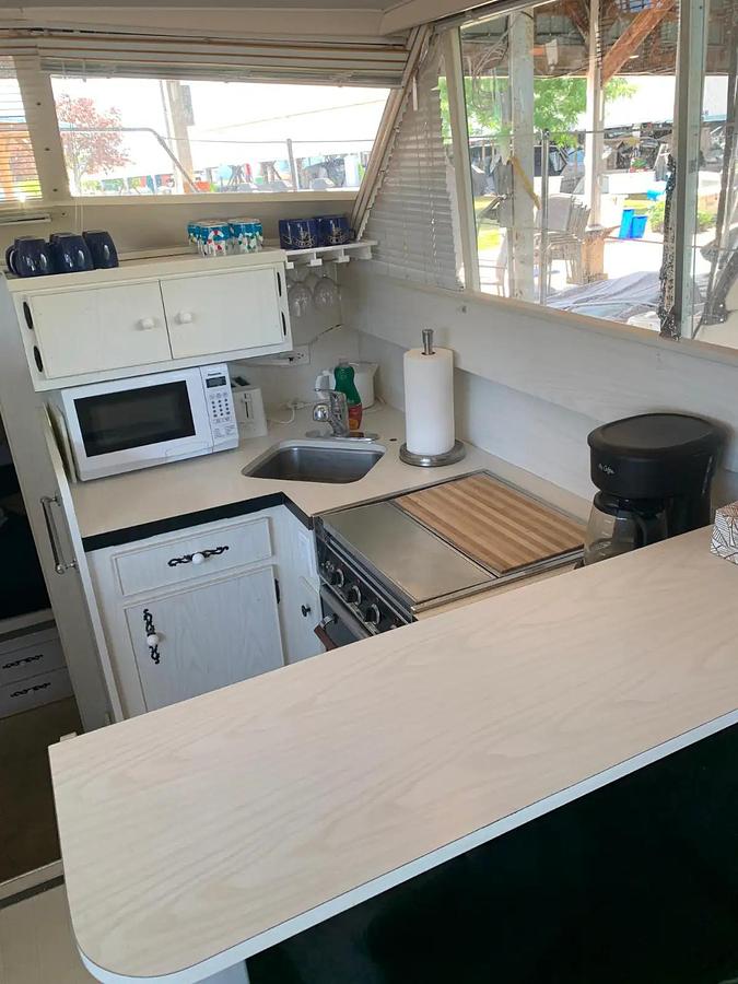 Used 1972 Chris Craft Commander 42ft