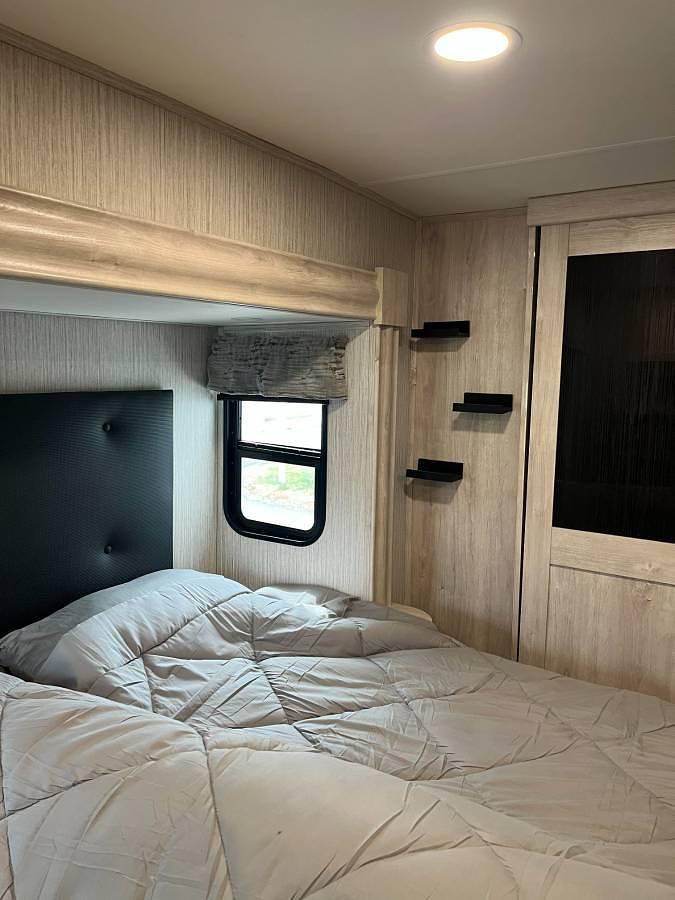 Used 2022 Forest River Sandpiper 321RL Luxury Fifth Wheel