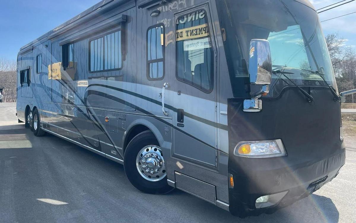 Used 2005 Country Coach Magna 630