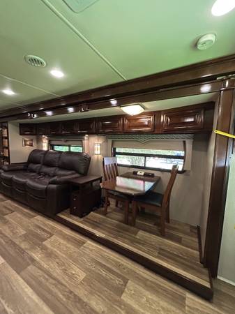 Used 2019 Forest River Georgetown Ds 369xl