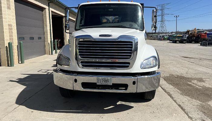 Used 2018 Freightliner Business Class M2 106