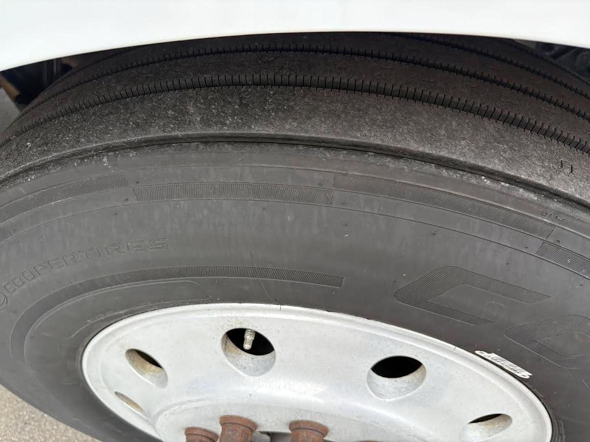 Used 2002 Kenworth W900 Sleeper Truck