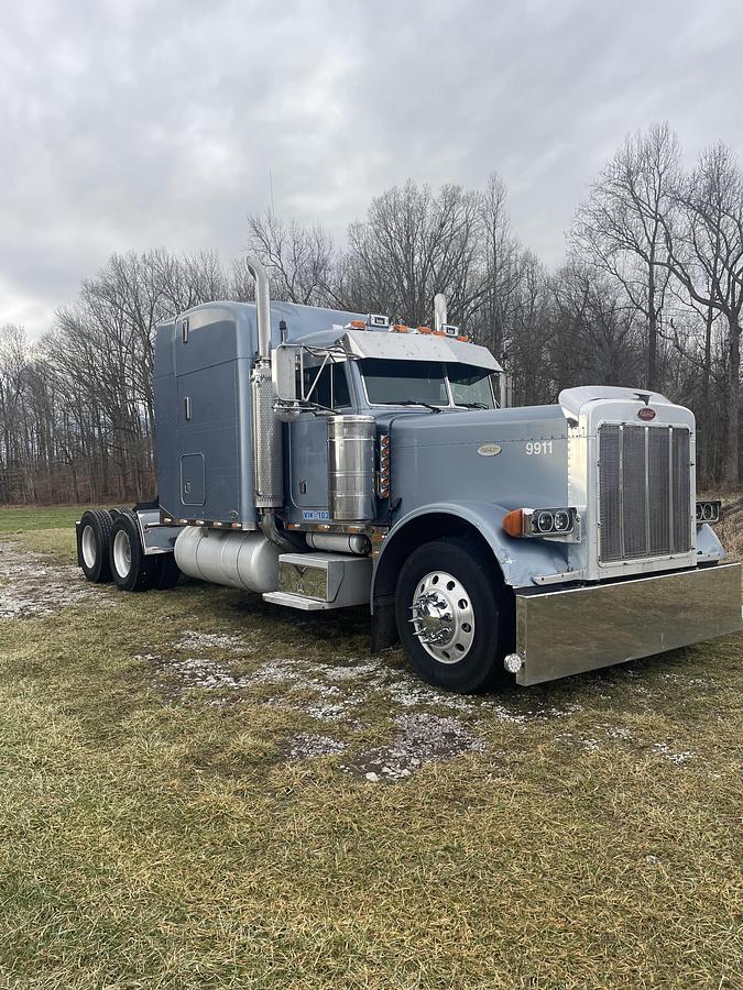 Used 1996 Peterbilt 379 Conventional Sleeper Semi