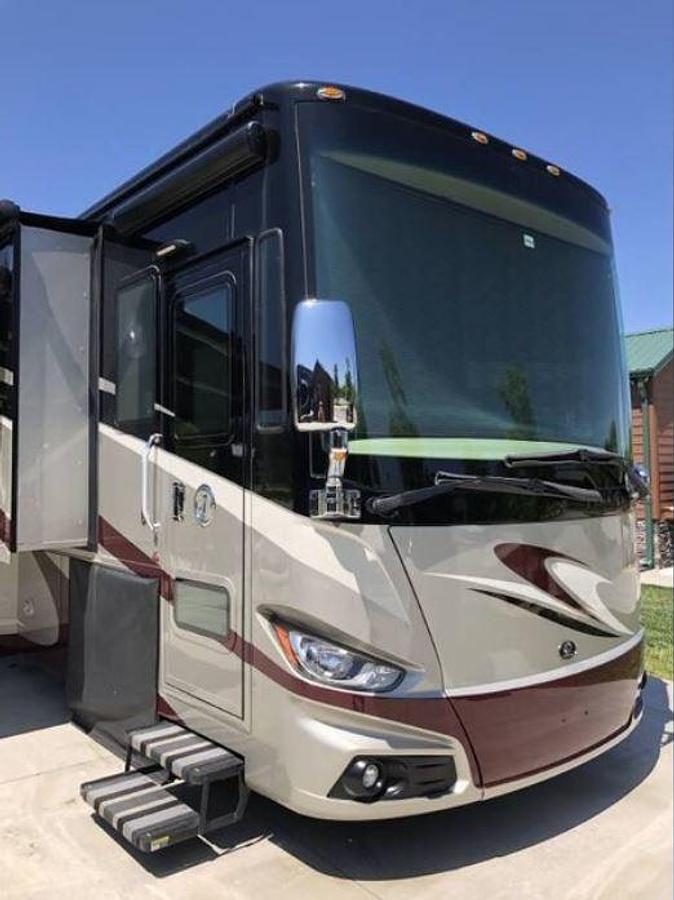 Used 2018 Tiffin Phaeton 40QBH Class A Motorhome