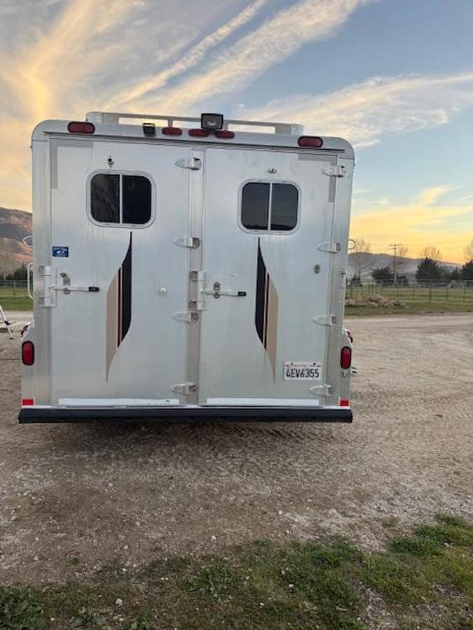 Used 2004 4 Star 2 Horse