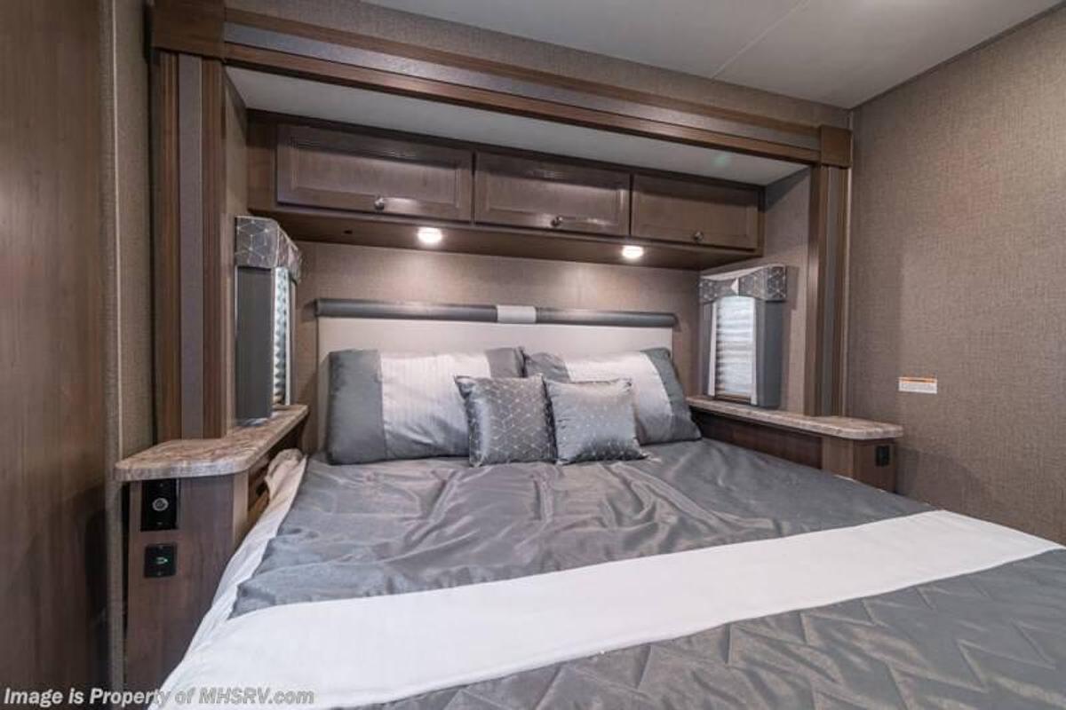 Used 2020 Thor Motor Coach Windsport 32T