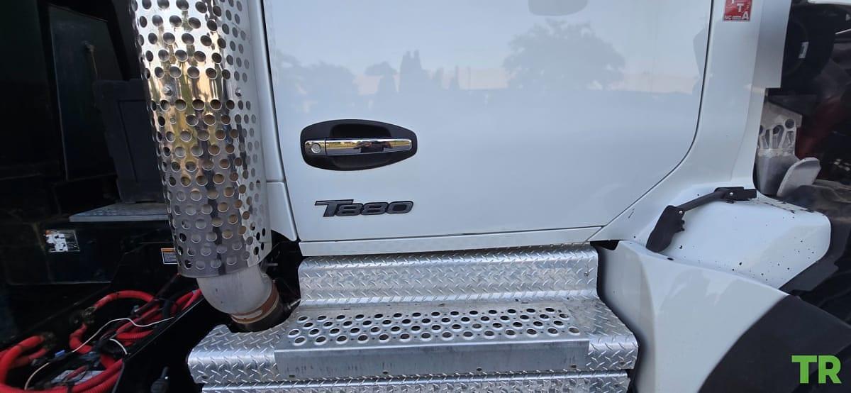 Used 2024 Kenworth T880