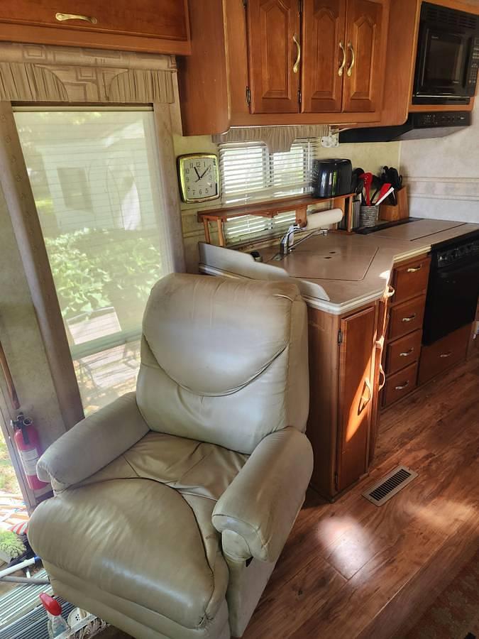 Used 2001 Damon Motorhome