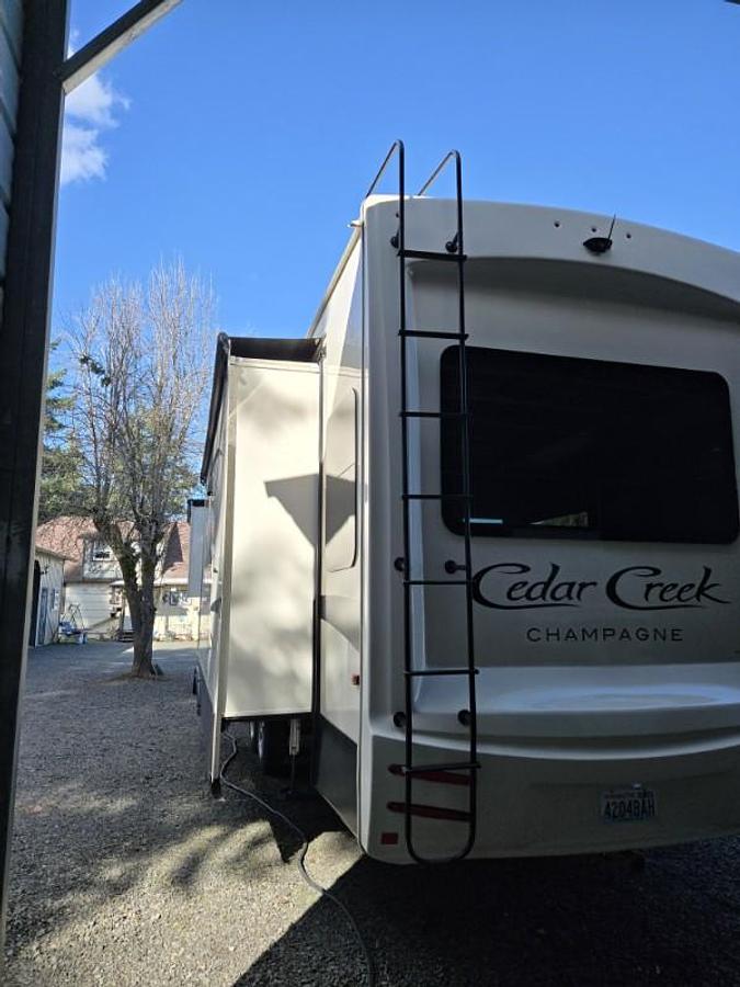 Used 2020 Forest River Cedar Creek Fifth Wheel – Luxury Residential-Style RV