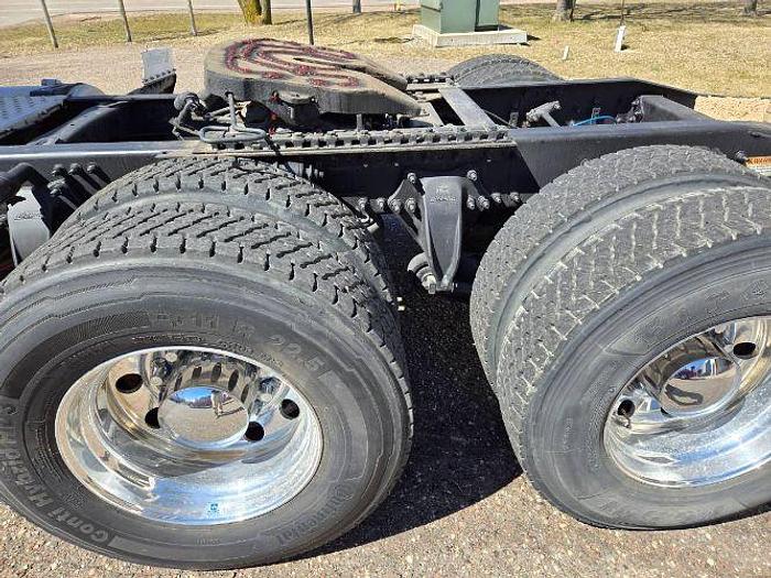 Used 2015 Freightliner Cascadia 125