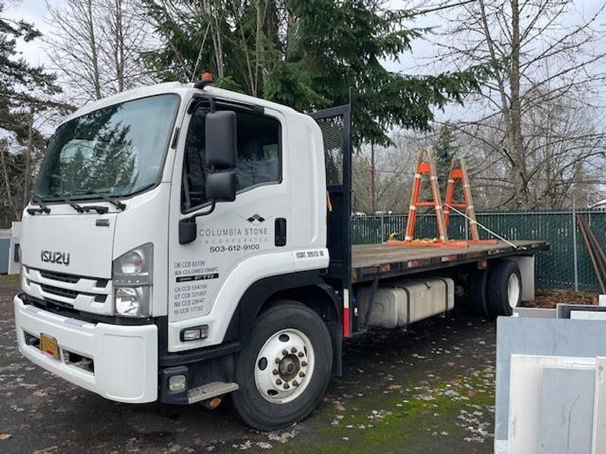 Used 2018 Isuzu FTR Flatbed Truck