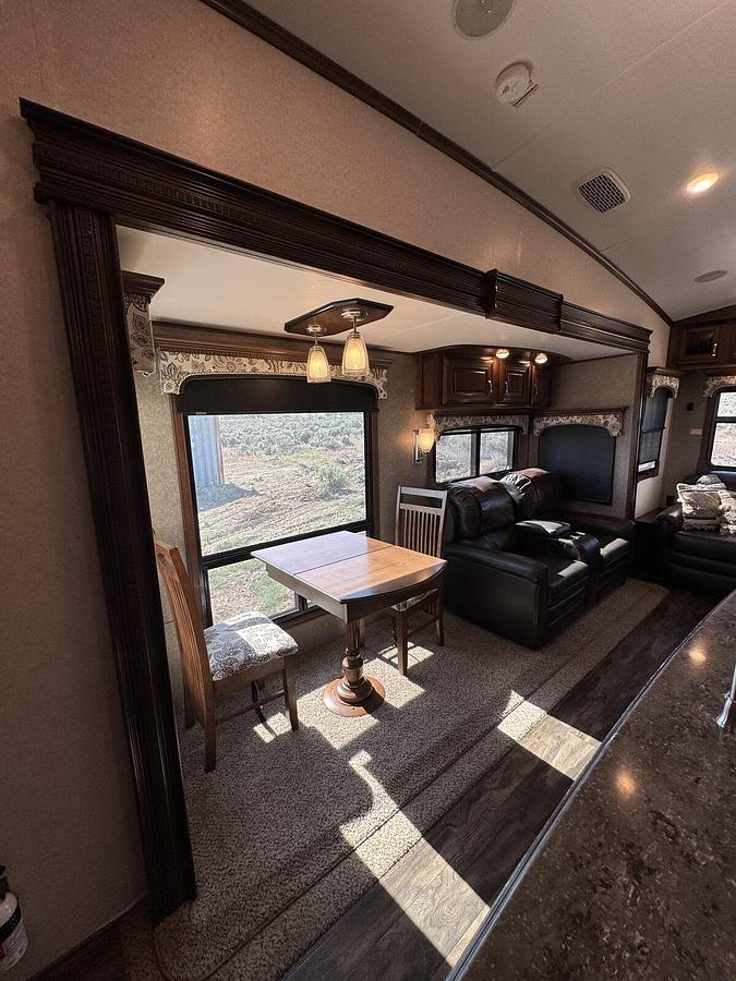 Used 2017 Jayco Pinnacle 36KPTS