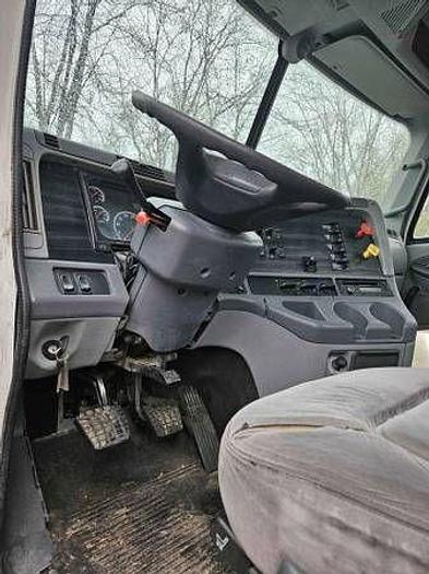 Used 2009 Freightliner COLUMBIA 120 Actual Miles 157,350