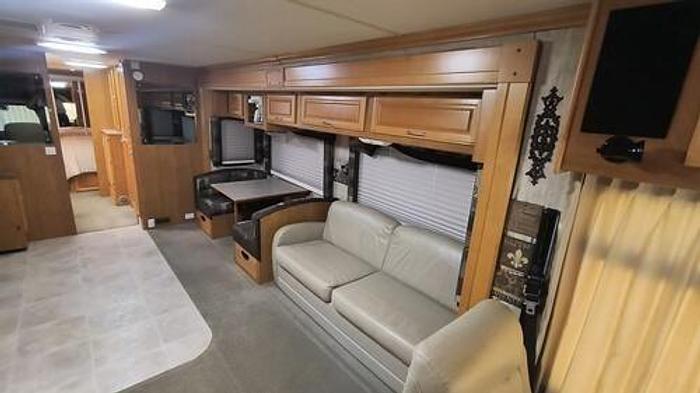Used 2006 Fleetwood Discovery 39L