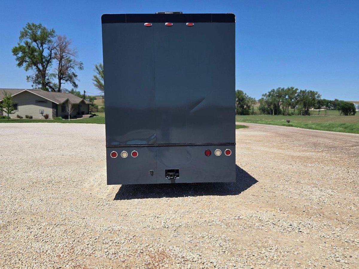 Used 2001 Freightliner Columbia Toterhome