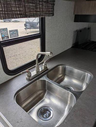 Used 2018 Forest River Sunseeker 2850SLE