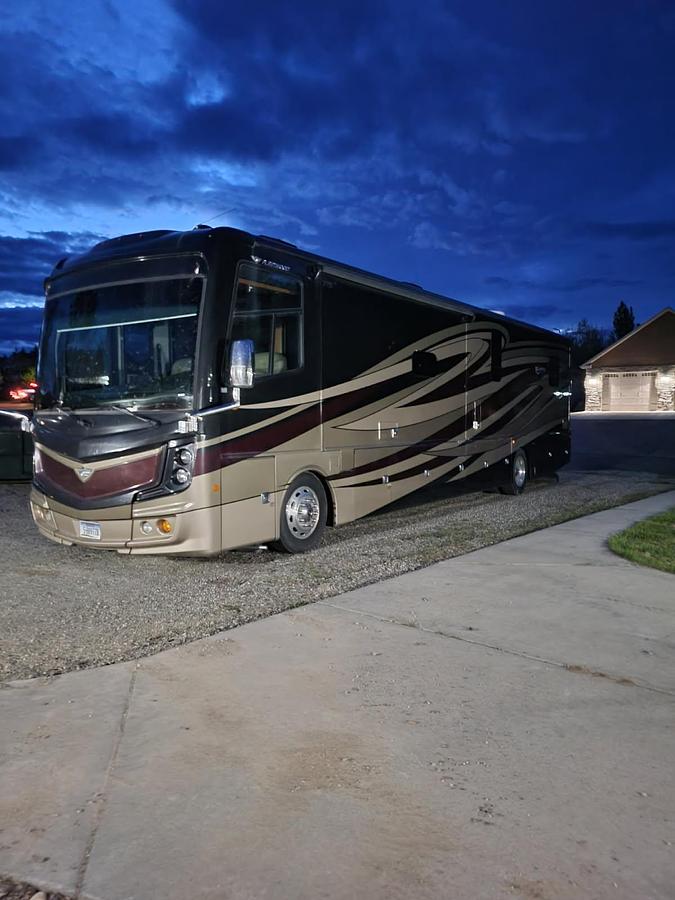 Used 2017 Fleetwood Discovery 39G