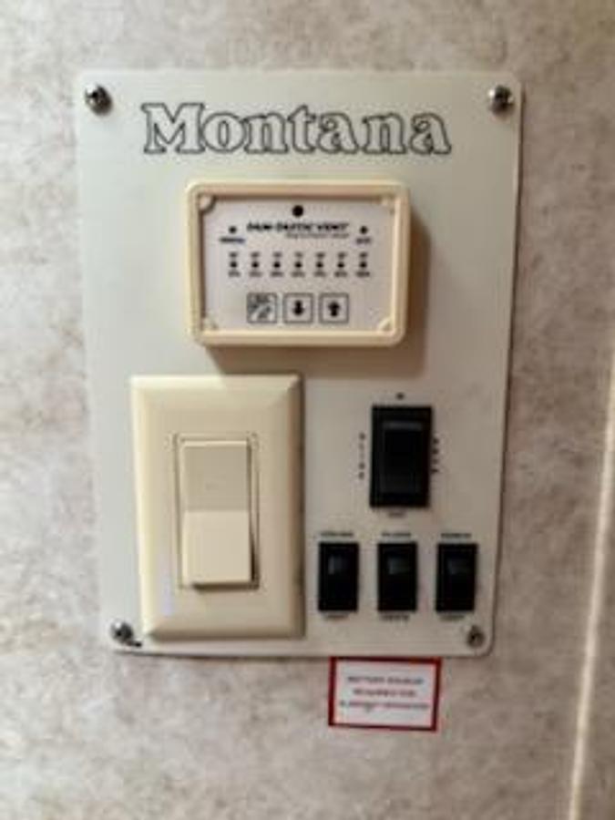 Used 2007 Keystone Montana 3400RL