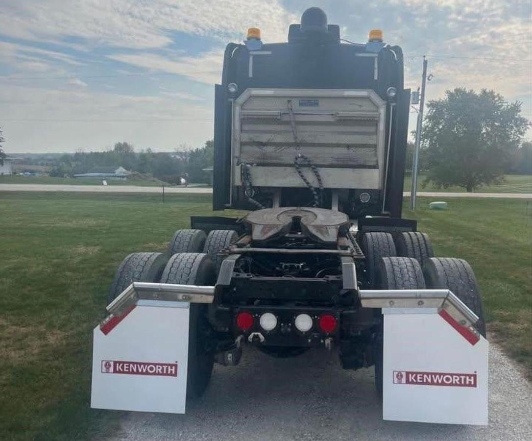 Used 2017 Kenworth W900 Sleeper Semi Truck