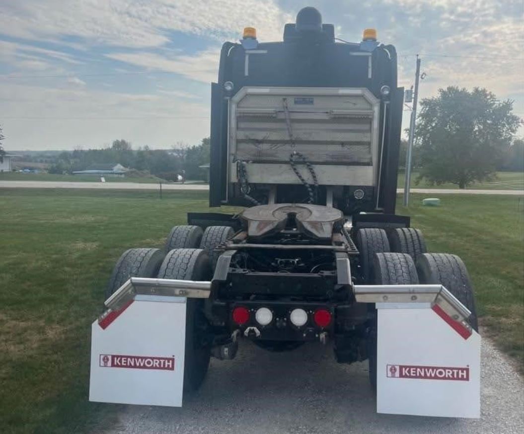 Used 2017 Kenworth W900 Sleeper Semi Truck