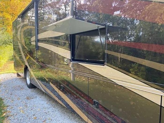 Used 2017 Coachmen Cross Country RD 404RB