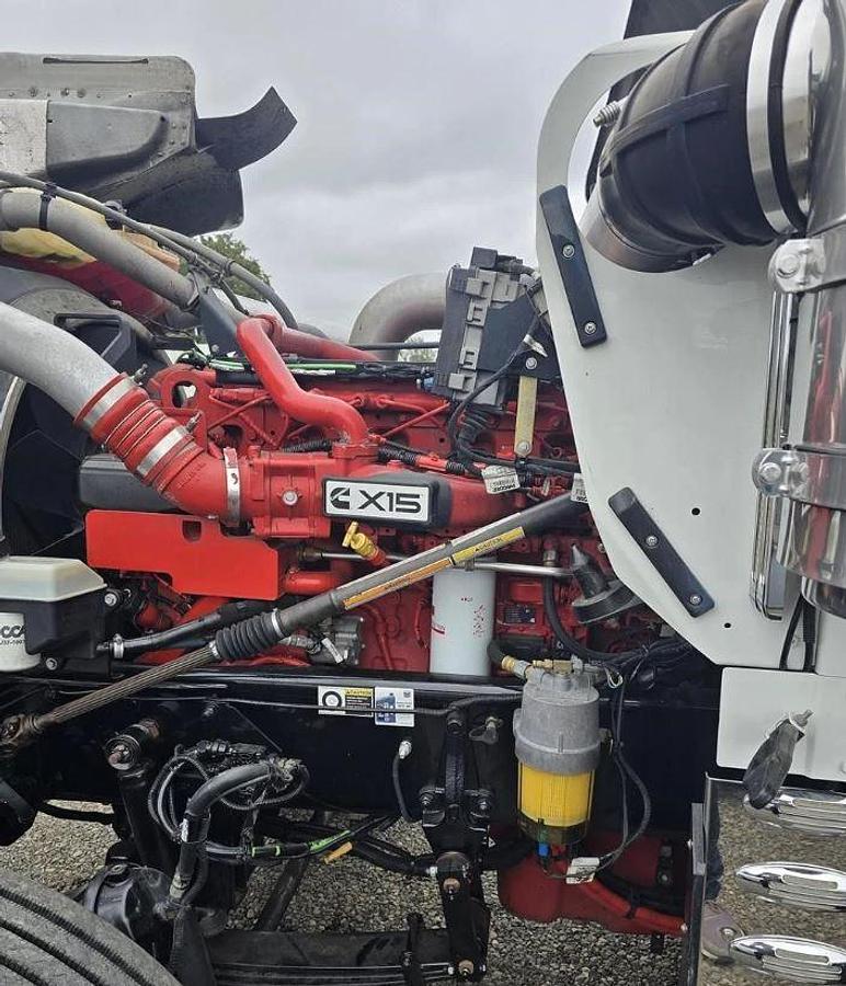 Used 2022 Kenworth W900l
