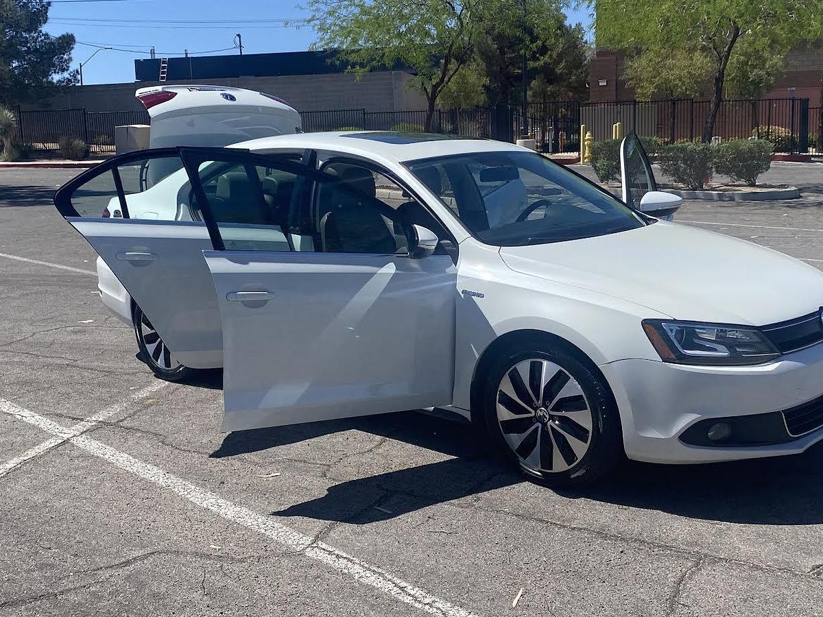 Used 2013 Volkswagen Jetta Hybrid SEL Premium