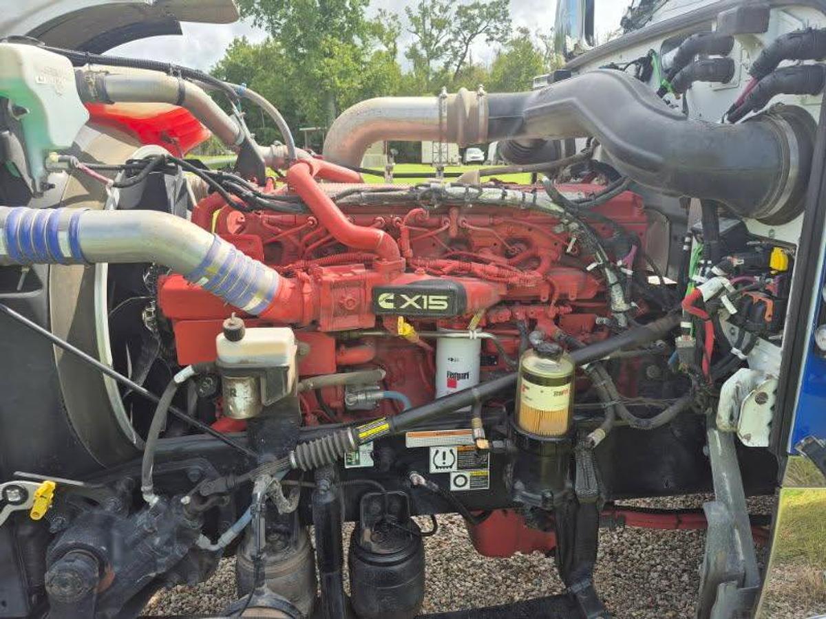 Used 2024 Peterbilt 389 Conventional Sleeper Semi