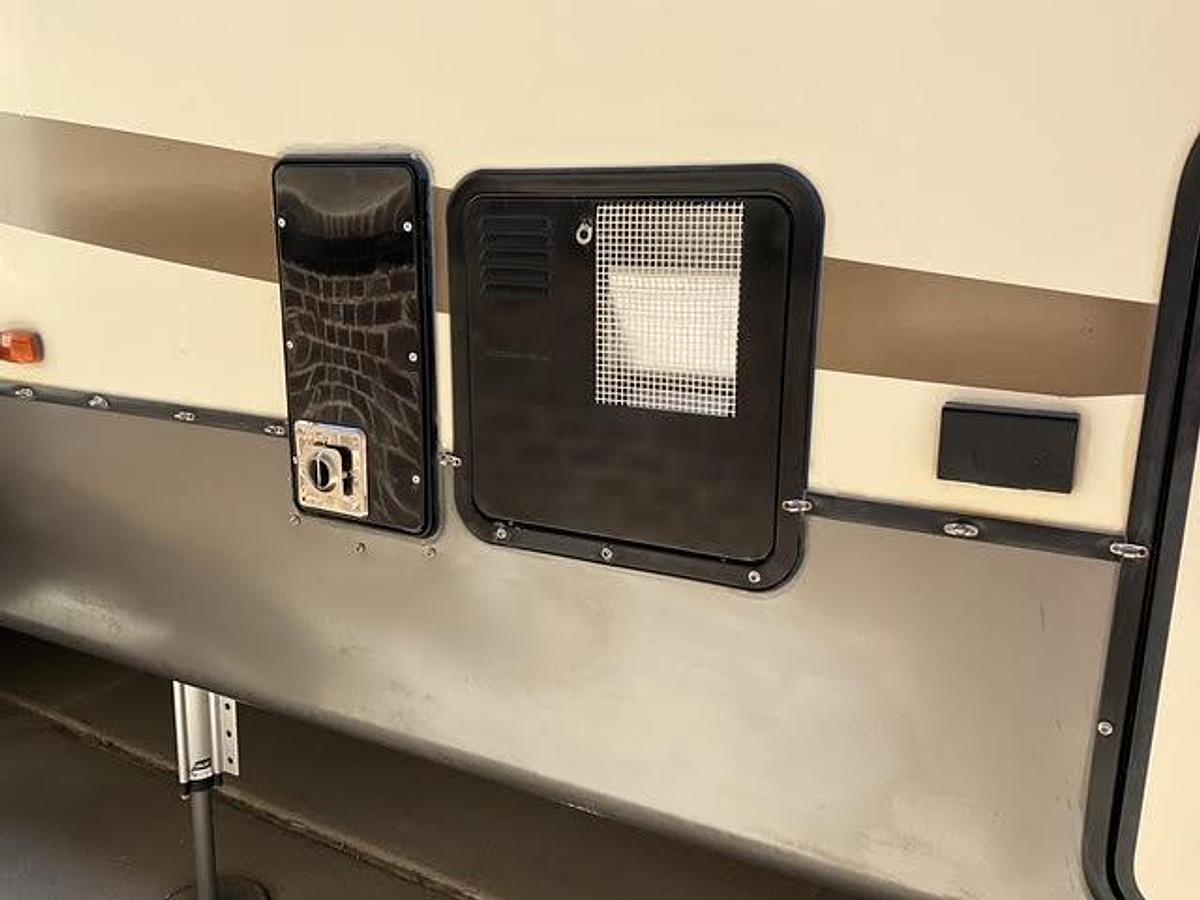 Used 2017 Keystone Montana 3721RL Fifth Wheel