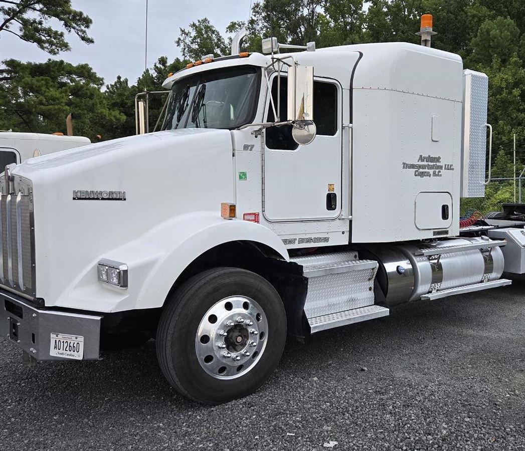 Used 2015 Kenworth T800 Semi Truck