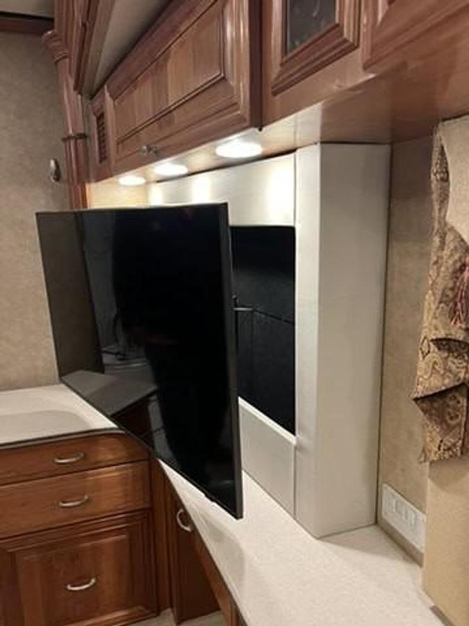 Used 2007 Newmar Essex 4510