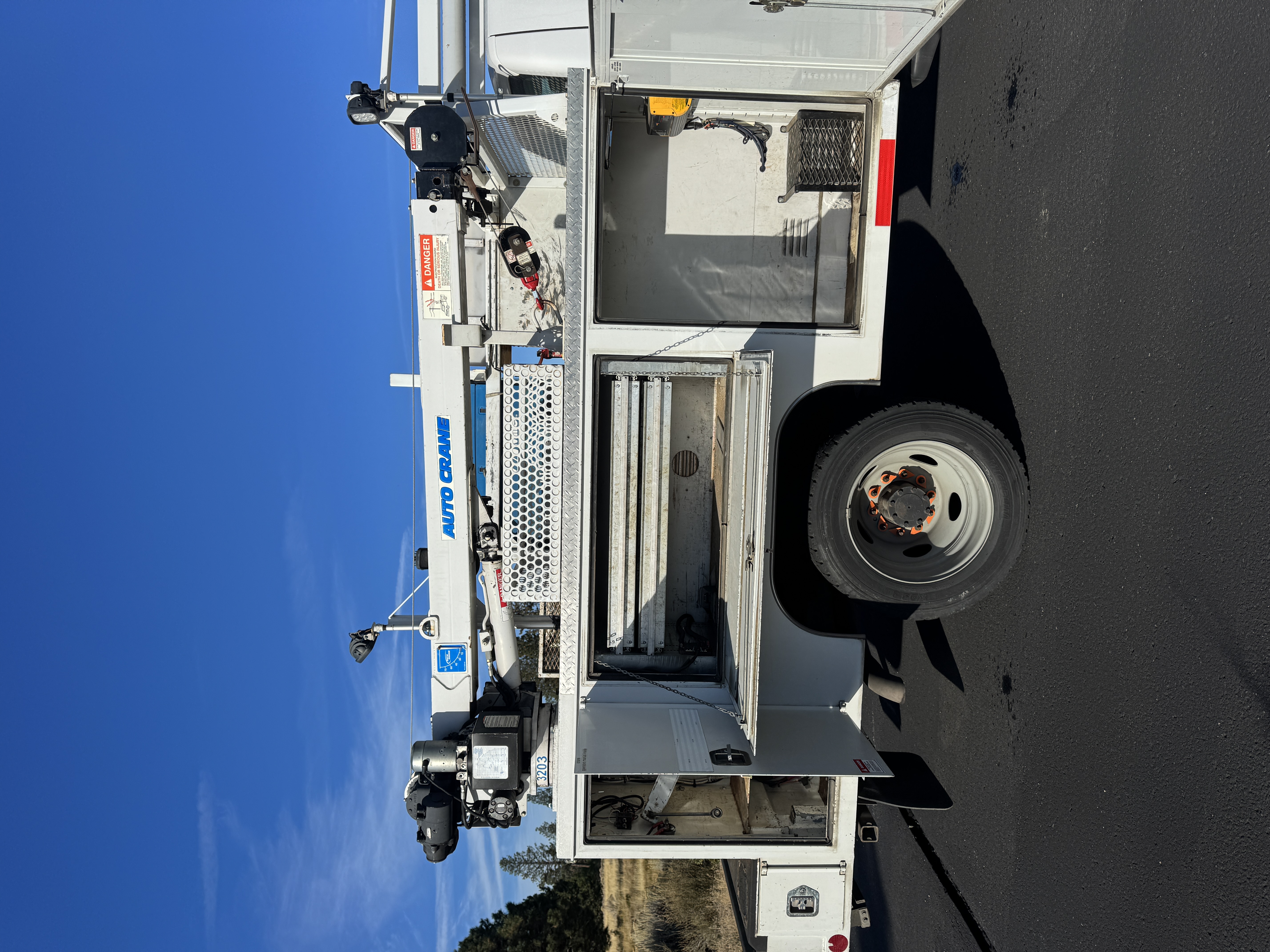 Used 2015 Ford F550 4x4 Crew Cab Service Truck with Welder