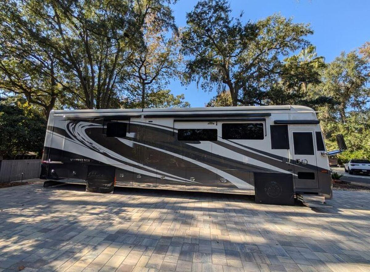 Used 2022 Tiffin Motorhomes Allegro Bus 40IP Class A Motorhome