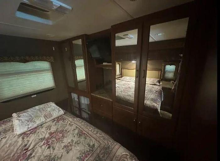 Used 2015 Thor Motor Coach Hurricane 27K