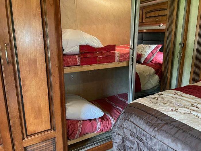 Used 2011 Monaco KNIGHT 40PBT