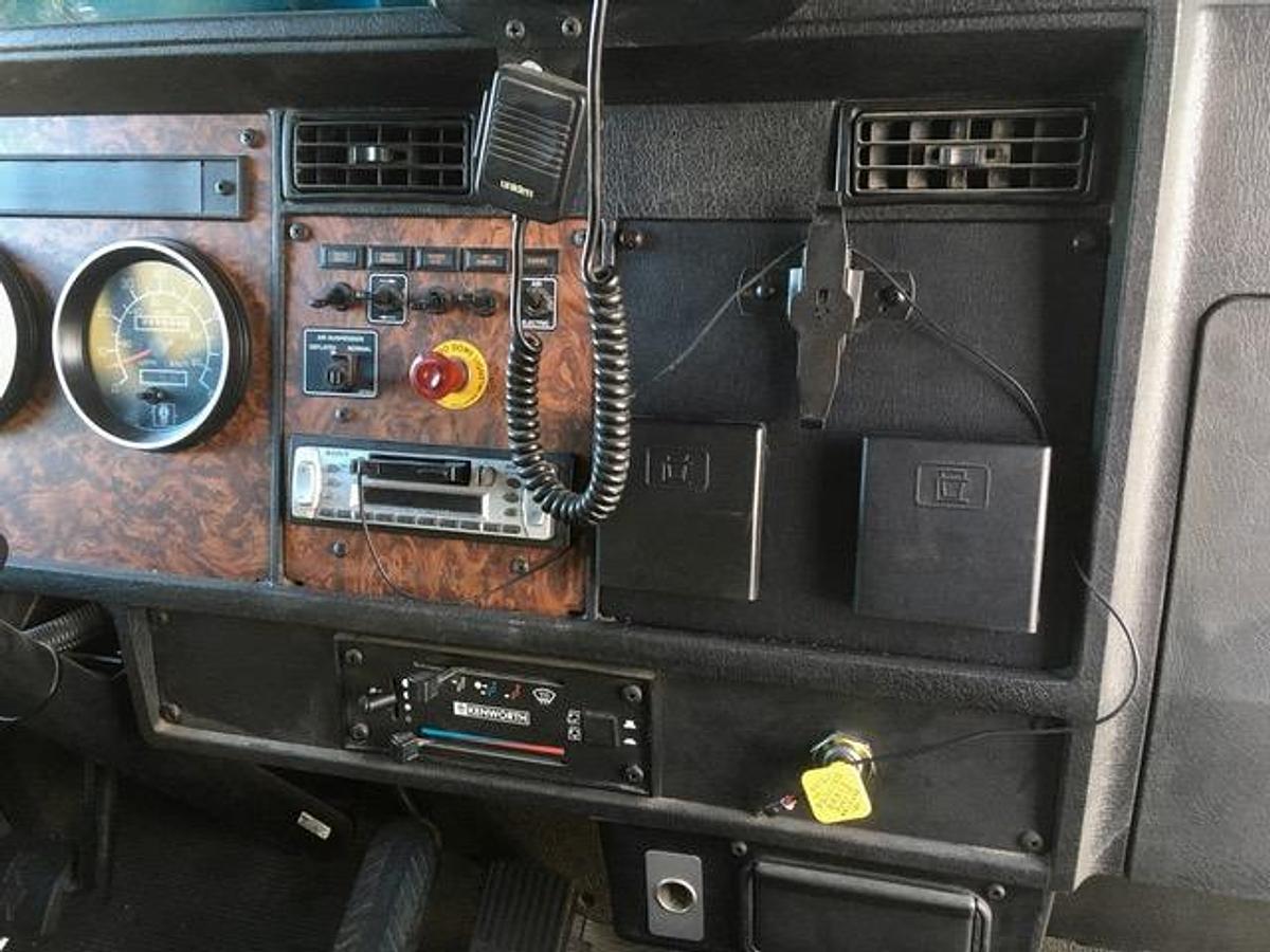 Used 2001 KENWORTH T300