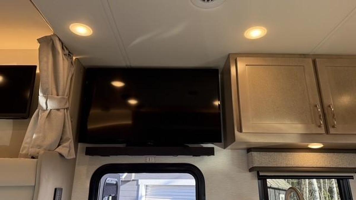 Used 2025 Renegade Valencia 38RW
