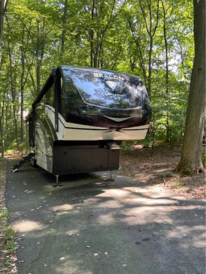 Used 2023 VanLeigh Beacon 41LKD Fifth Wheel