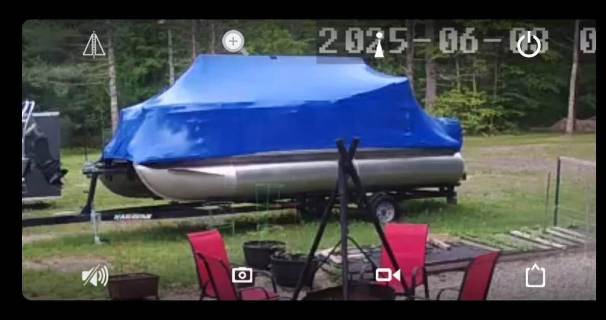 Used 2021 Smoker Craft Sun Chaser Vista 20 LR Pontoon Boat with Trailer