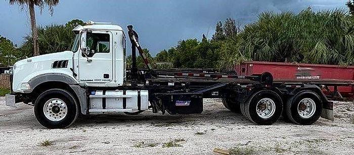 Used 2018 MACK GRANITE GU813